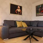 Grosse In Jugendstil-villa, Kassel-bad Wilhelmshoehe Am Unesco-bergpark, Herkulesblick, 3 Schlafzimmer, Boxspring-betten, Bis 8 Personen, Balkon, Kostenfreie Parkplaetze - Art City-studio 11 * Kassel