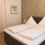 Grosse In Jugendstil-villa, Kassel-bad Wilhelmshoehe Am Unesco-bergpark, Herkulesblick, 3 Schlafzimmer, Boxspring-betten, Bis 8 Personen, Balkon, Kostenfreie Parkplaetze - Art City-studio 11 * Kassel