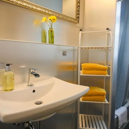 Art City-studio Kassel-bad Wilhelmshoehe Am Unesco-bergpark, Herkulesblick, 3 Schlafzimmer Bis 8 Personen, Balkon, Kostenfreie Parkplaetze Kassel