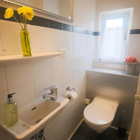 Grosse In Jugendstil-villa, Kassel-bad Wilhelmshoehe Am Unesco-bergpark, Herkulesblick, 3 Schlafzimmer, Boxspring-betten, Bis 8 Personen, Balkon, Kostenfreie Parkplaetze - Art City-studio 11 * كاسيل