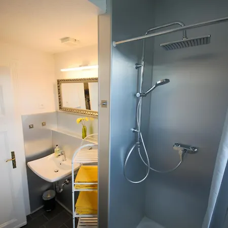 Grosse In Jugendstil-villa, Kassel-bad Wilhelmshoehe Am Unesco-bergpark, Herkulesblick, 3 Schlafzimmer, Boxspring-betten, Bis 8 Personen, Balkon, Kostenfreie Parkplaetze - Art City-studio 11 * קאסל