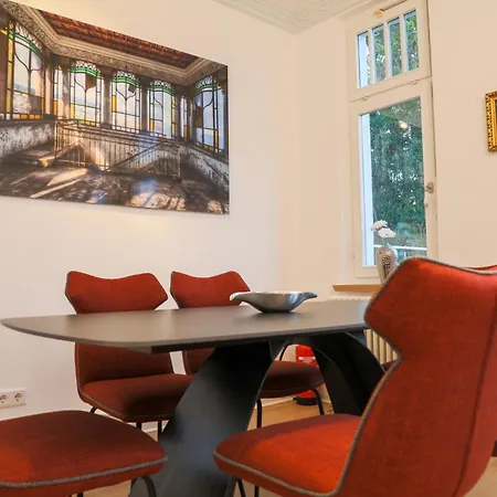 Grosse In Jugendstil-villa, Kassel-bad Wilhelmshoehe Am Unesco-bergpark, Herkulesblick, 3 Schlafzimmer, Boxspring-betten, Bis 8 Personen, Balkon, Kostenfreie Parkplaetze - Art City-studio 11 *