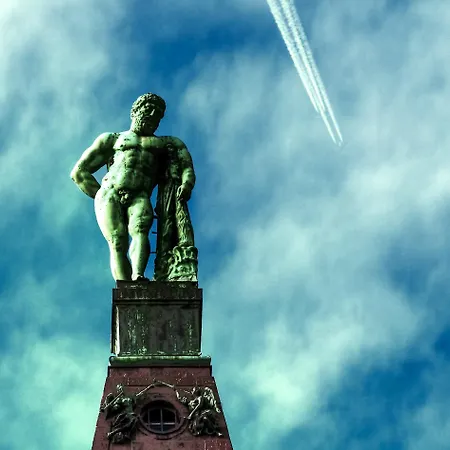 Grosse In Jugendstil-villa, Kassel-bad Wilhelmshoehe Am Unesco-bergpark, Herkulesblick, 3 Schlafzimmer, Boxspring-betten, Bis 8 Personen, Balkon, Kostenfreie Parkplaetze - Art City-studio 11 شقة