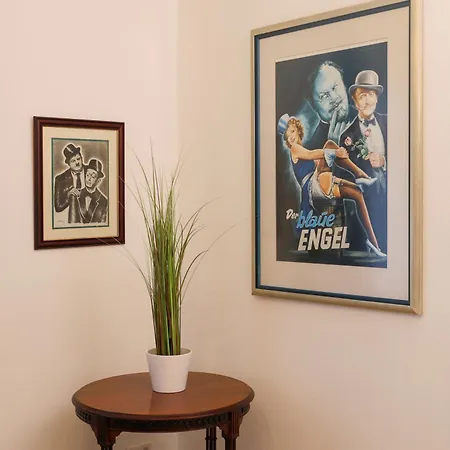 Art City-studio Kassel-bad Wilhelmshoehe Am Unesco-bergpark, Herkulesblick, 3 Schlafzimmer Bis 8 Personen, Balkon, Kostenfreie Parkplaetze Apartamento *