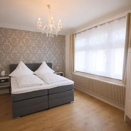 Grosse In Jugendstil-villa, Kassel-bad Wilhelmshoehe Am Unesco-bergpark, Herkulesblick, 3 Schlafzimmer, Boxspring-betten, Bis 8 Personen, Balkon, Kostenfreie Parkplaetze - Art City-studio 11 דירה