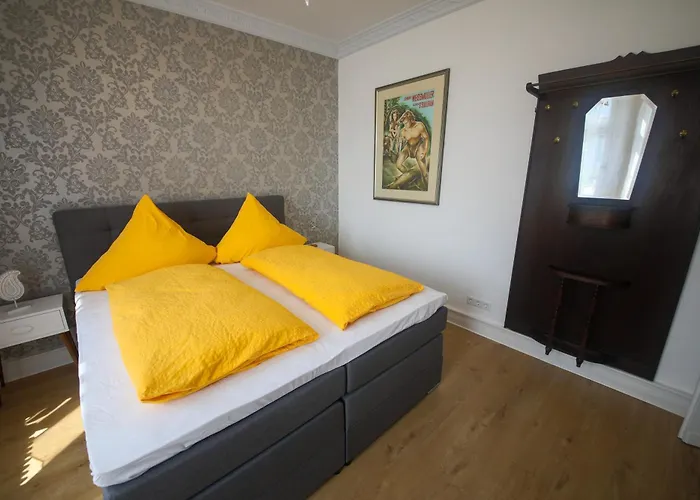 Grosse In Jugendstil-villa, Kassel-bad Wilhelmshoehe Am Unesco-bergpark, Herkulesblick, 3 Schlafzimmer, Boxspring-betten, Bis 8 Personen, Balkon, Kostenfreie Parkplaetze - Art City-studio 11 Kassel