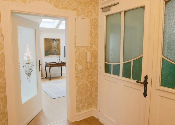 Apartment Grosse In Jugendstil-villa, Kassel-bad Wilhelmshoehe Am Unesco-bergpark, Herkulesblick, 3 Schlafzimmer, Boxspring-betten, Bis 8 Personen, Balkon, Kostenfreie Parkplaetze - Art City-studio 11 Kassel