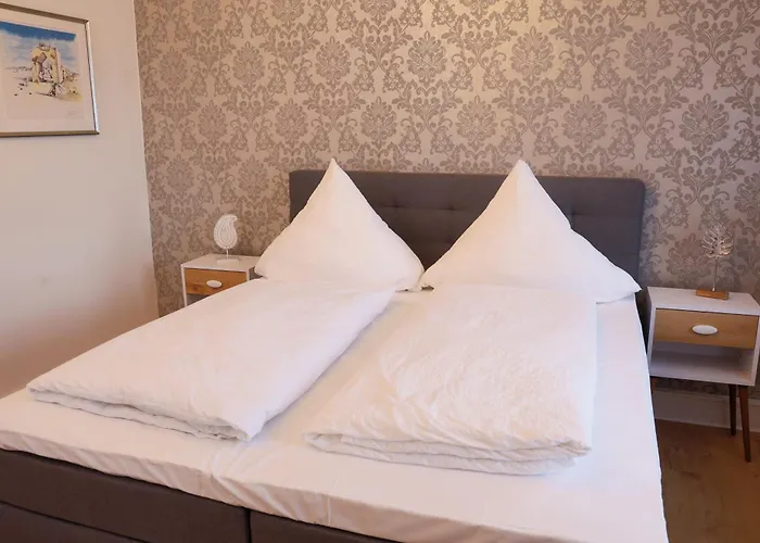 Grosse In Jugendstil-villa, Kassel-bad Wilhelmshoehe Am Unesco-bergpark, Herkulesblick, 3 Schlafzimmer, Boxspring-betten, Bis 8 Personen, Balkon, Kostenfreie Parkplaetze - Art City-studio 11 *