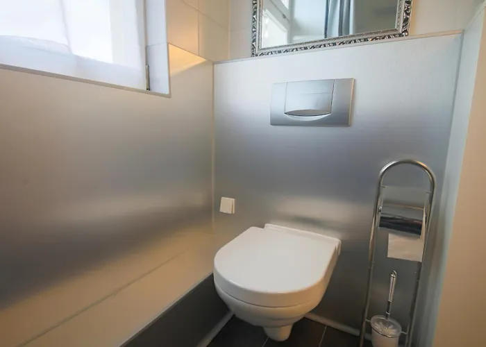 Grosse In Jugendstil-villa, Kassel-bad Wilhelmshoehe Am Unesco-bergpark, Herkulesblick, 3 Schlafzimmer, Boxspring-betten, Bis 8 Personen, Balkon, Kostenfreie Parkplaetze - Art City-studio 11 Apartment