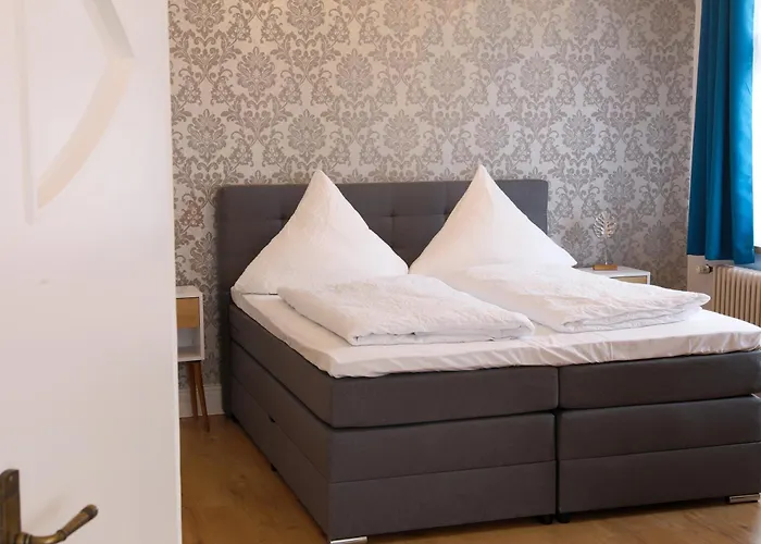 Grosse In Jugendstil-villa, Kassel-bad Wilhelmshoehe Am Unesco-bergpark, Herkulesblick, 3 Schlafzimmer, Boxspring-betten, Bis 8 Personen, Balkon, Kostenfreie Parkplaetze - Art City-studio 11