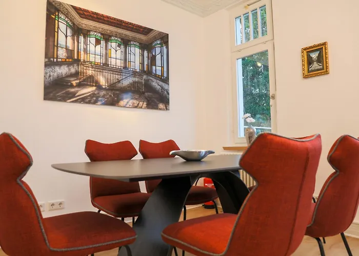 Grosse In Jugendstil-villa, Kassel-bad Wilhelmshoehe Am Unesco-bergpark, Herkulesblick, 3 Schlafzimmer, Boxspring-betten, Bis 8 Personen, Balkon, Kostenfreie Parkplaetze - Art City-studio 11 *