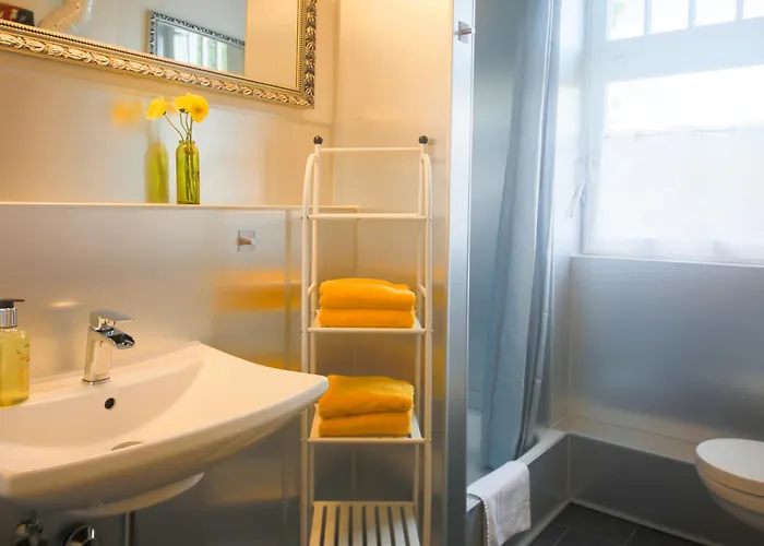 Apartment Grosse In Jugendstil-villa, Kassel-bad Wilhelmshoehe Am Unesco-bergpark, Herkulesblick, 3 Schlafzimmer, Boxspring-betten, Bis 8 Personen, Balkon, Kostenfreie Parkplaetze - Art City-studio 11 *