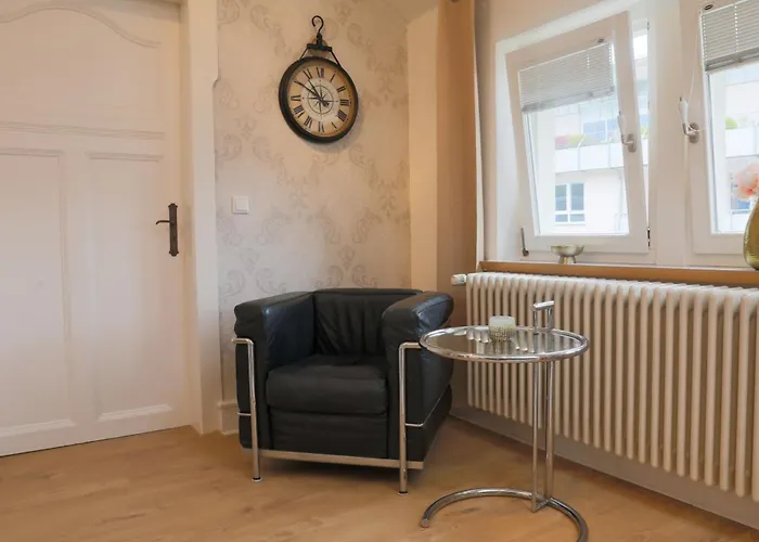 Grosse In Jugendstil-villa, Kassel-bad Wilhelmshoehe Am Unesco-bergpark, Herkulesblick, 3 Schlafzimmer, Boxspring-betten, Bis 8 Personen, Balkon, Kostenfreie Parkplaetze - Art City-studio 11 *