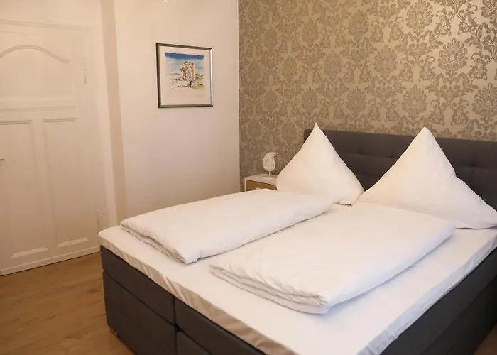 Grosse In Jugendstil-villa, Kassel-bad Wilhelmshoehe Am Unesco-bergpark, Herkulesblick, 3 Schlafzimmer, Boxspring-betten, Bis 8 Personen, Balkon, Kostenfreie Parkplaetze - Art City-studio 11 * Kassel